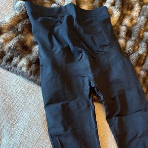 NWOT Blanqi Maternity Leggings